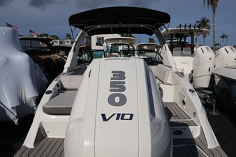 Sea Ray SDX 270 Outboard 6 2027 Sea Ray SDX 270 Outboard 7