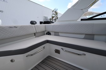Sea Ray SDX 270 Outboard 10 2027 Sea Ray SDX 270 Outboard 11