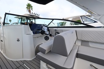 Sea Ray SDX 270 Outboard 14 2027 Sea Ray SDX 270 Outboard 15