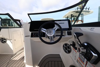 Sea Ray SDX 270 Outboard 17 2027 Sea Ray SDX 270 Outboard 18