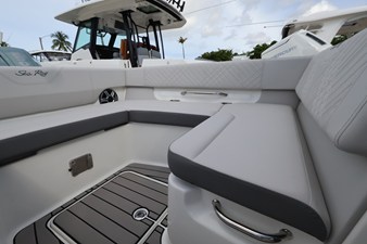 Sea Ray SDX 270 Outboard 27 2027 Sea Ray SDX 270 Outboard 28
