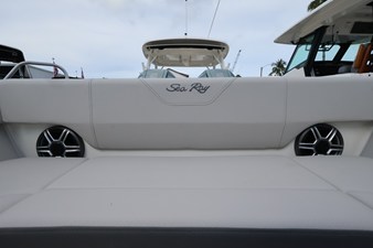 Sea Ray SDX 270 Outboard 29 2027 Sea Ray SDX 270 Outboard 30