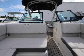 Sea Ray SDX 270 Outboard 31 2027 Sea Ray SDX 270 Outboard 32