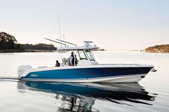 Boston Whaler 330 Outrage 0 2027 Boston Whaler 330 Outrage 1