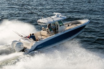 Boston Whaler 330 Outrage 4 2027 Boston Whaler 330 Outrage 5