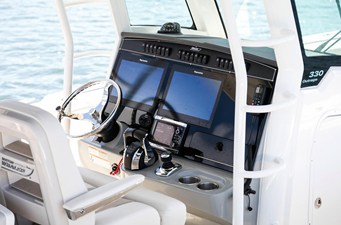 2027 Boston Whaler 330 Outrage 10