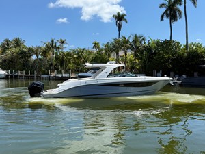 Sea Ray SLX 400 Outboard 3 2026 Sea Ray SLX 400 Outboard 4