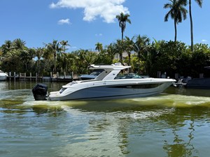 Sea Ray SLX 400 Outboard 4 2026 Sea Ray SLX 400 Outboard 5