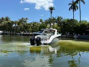 Sea Ray SLX 400 Outboard 11 2026 Sea Ray SLX 400 Outboard 12