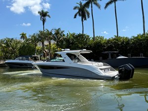 Sea Ray SLX 400 Outboard 20 2026 Sea Ray SLX 400 Outboard 21