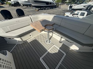 Sea Ray SLX 400 Outboard 24 2026 Sea Ray SLX 400 Outboard 25