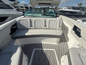 Sea Ray SLX 400 Outboard 44 2026 Sea Ray SLX 400 Outboard 45