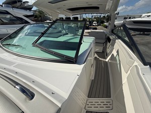 Sea Ray SLX 400 Outboard 47 2026 Sea Ray SLX 400 Outboard 48