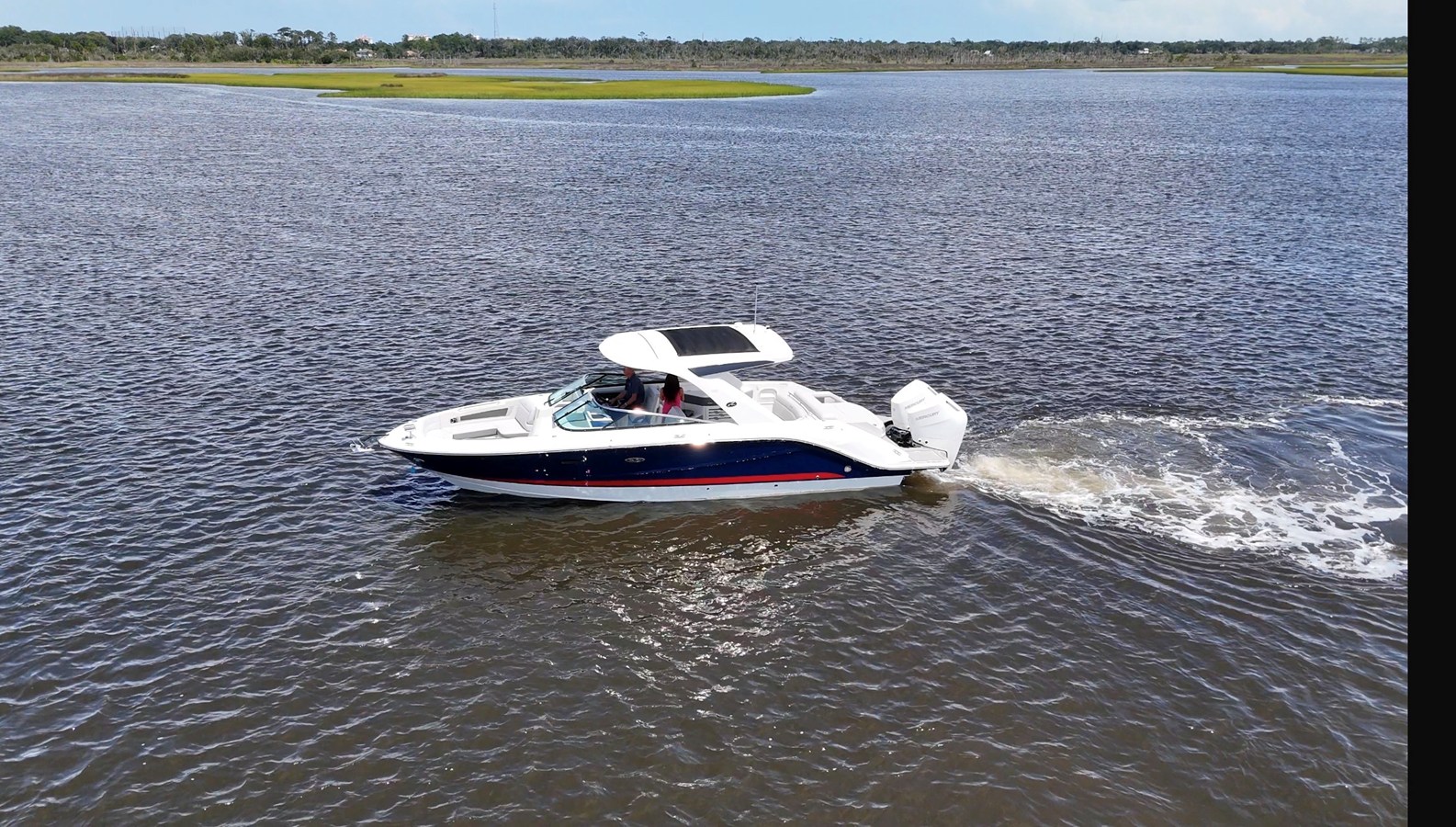 2027 Sea Ray SLX 310 Outboard 4
