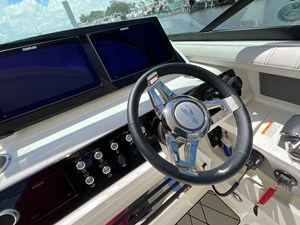 2027 Sea Ray SLX 310 Outboard 16