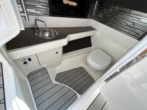 2027 Sea Ray SLX 310 Outboard 21