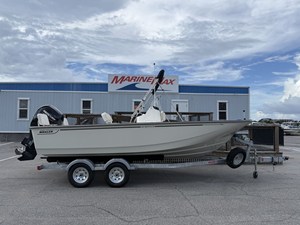 Boston Whaler 190 Montauk 0 2027 Boston Whaler 190 Montauk 1