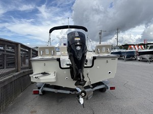 Boston Whaler 190 Montauk 7 2027 Boston Whaler 190 Montauk 8