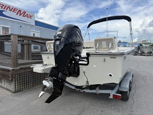 Boston Whaler 190 Montauk 8 2027 Boston Whaler 190 Montauk 9