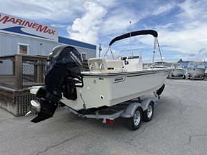 Boston Whaler 190 Montauk 9 2027 Boston Whaler 190 Montauk 10