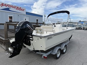 Boston Whaler 190 Montauk 10 2027 Boston Whaler 190 Montauk 11
