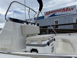 Boston Whaler 190 Montauk 17 2027 Boston Whaler 190 Montauk 18