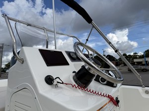 Boston Whaler 190 Montauk 25 2027 Boston Whaler 190 Montauk 26
