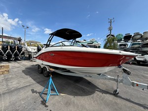 Sea Ray SPX 210 Outboard 3 2026 Sea Ray SPX 210 Outboard 4
