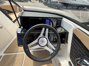 Sea Ray SPX 210 Outboard 9 2026 Sea Ray SPX 210 Outboard 10