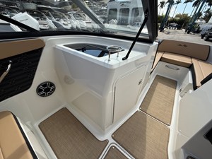 Sea Ray SPX 210 Outboard 10 2026 Sea Ray SPX 210 Outboard 11