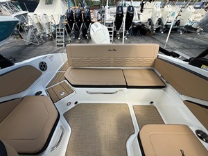 Sea Ray SPX 210 Outboard 13 2026 Sea Ray SPX 210 Outboard 14