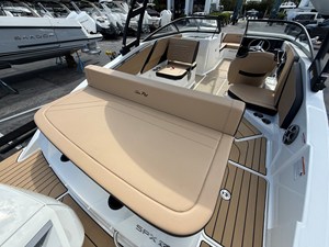 Sea Ray SPX 210 Outboard 16 2026 Sea Ray SPX 210 Outboard 17