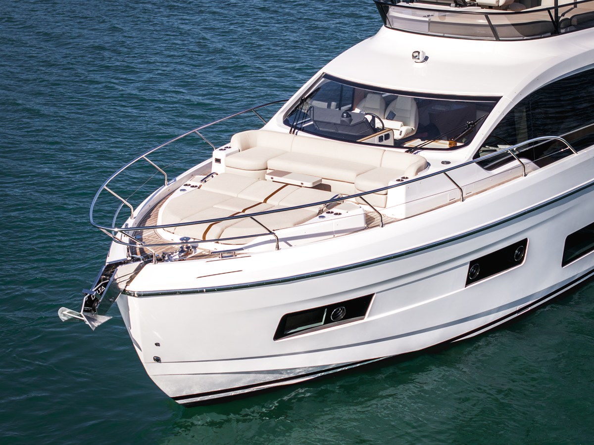 2026 Azimut Fly 62 13