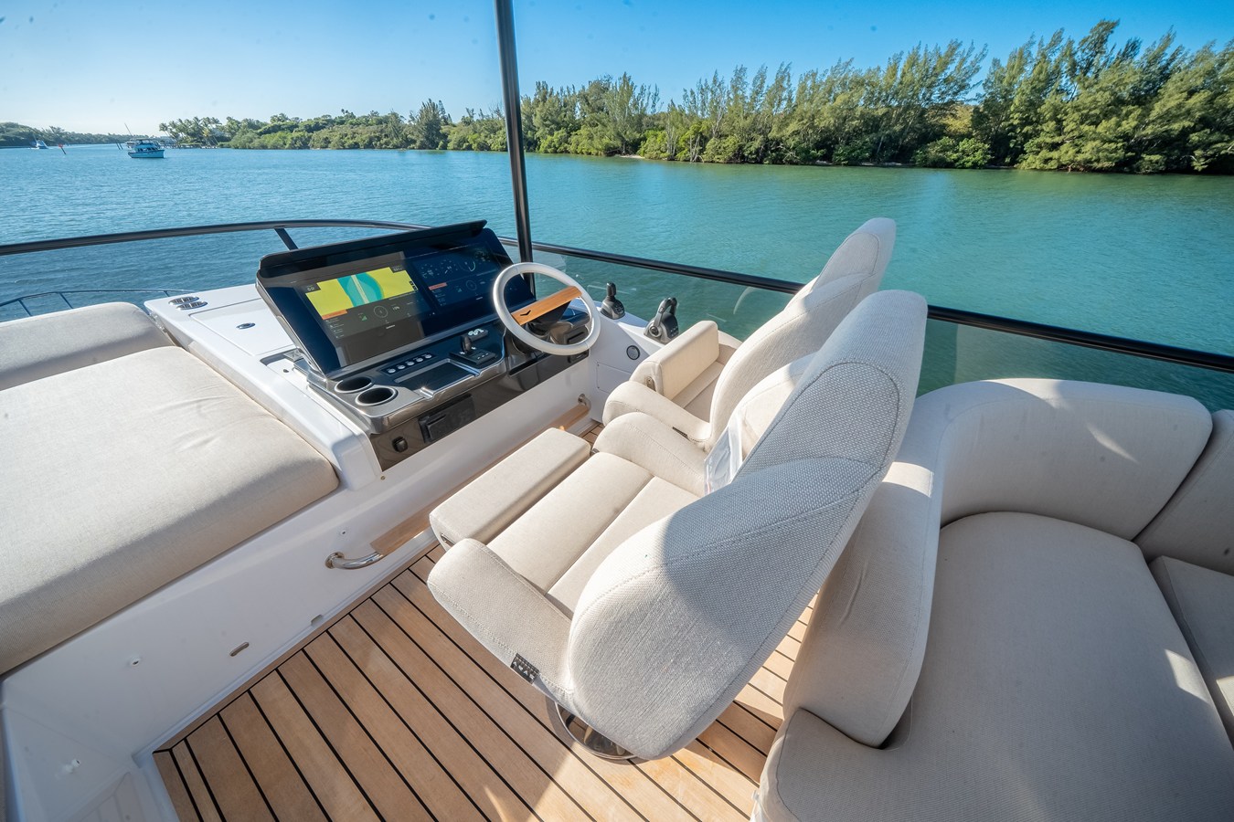 2026 Azimut Fly 62 14