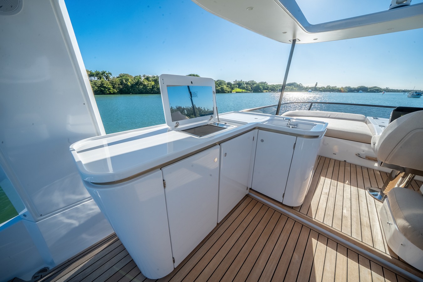 2026 Azimut Fly 62 15