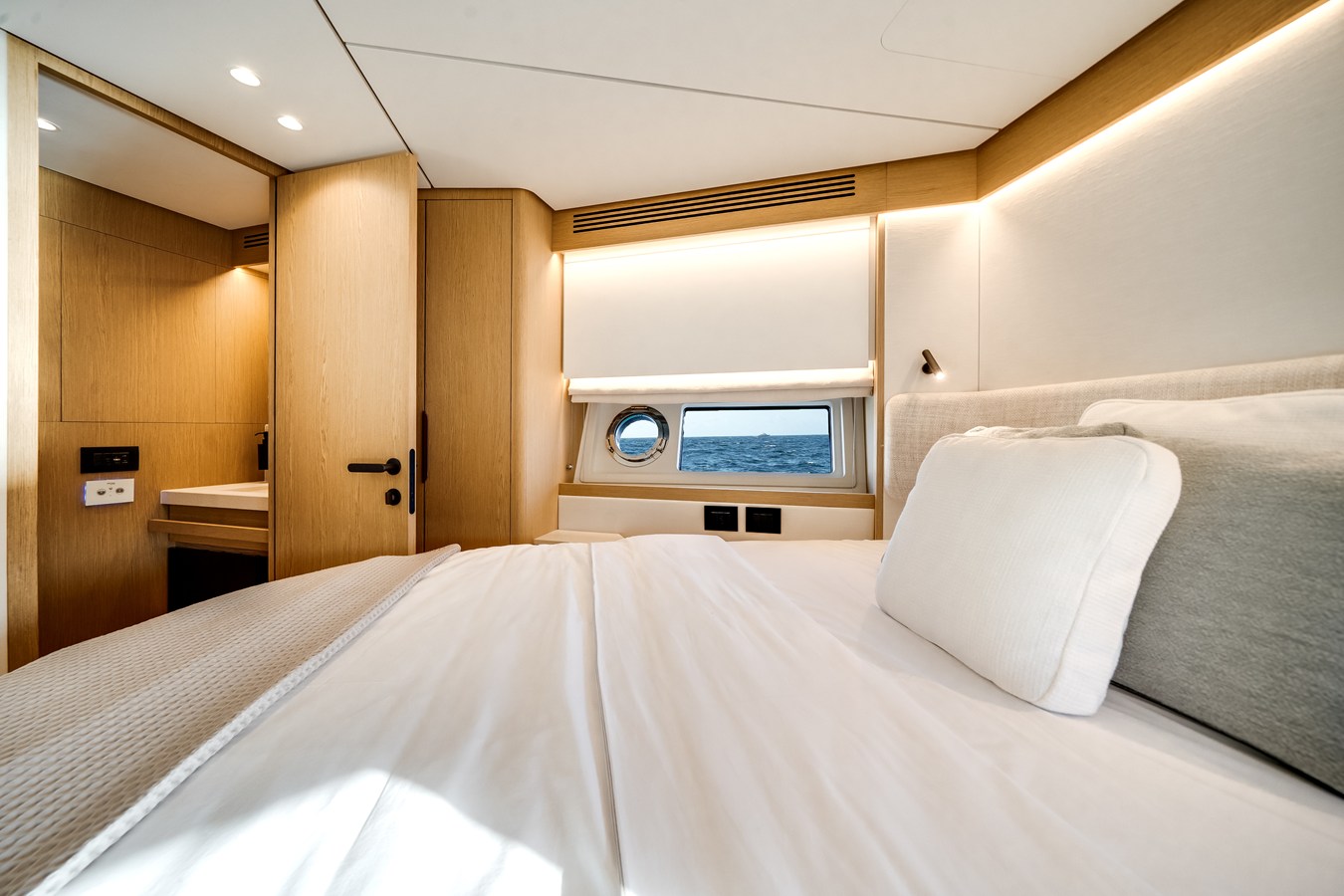 2026 Azimut Fly 62 54
