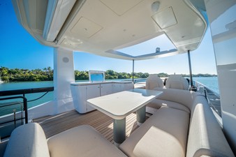 2026 Azimut Fly 62 16