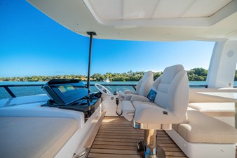 2026 Azimut Fly 62 23