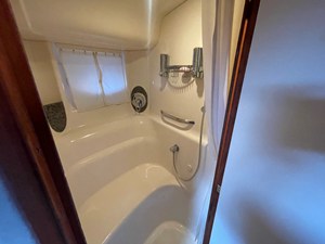 Sea Ray 420 SUNDANCER 18 2005 Sea Ray 420 SUNDANCER 19