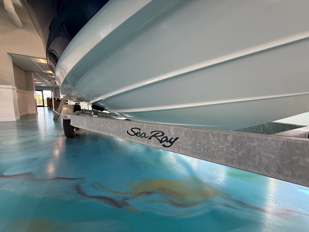 2026 Sea Ray SPX 210 Outboard 6