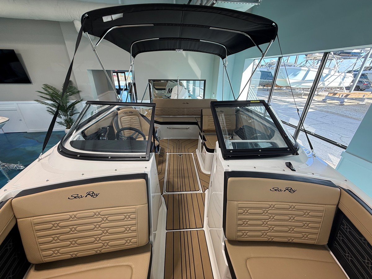 2026 Sea Ray SPX 210 Outboard 12