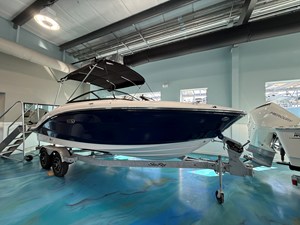 Sea Ray SPX 210 Outboard 1 2026 Sea Ray SPX 210 Outboard 2