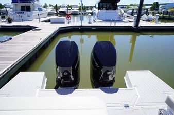 Cruisers Yachts 34 GLS Outboard 10 2026 Cruisers Yachts 34 GLS Outboard 11
