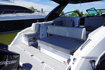 Cruisers Yachts 34 GLS Outboard 12 2026 Cruisers Yachts 34 GLS Outboard 13