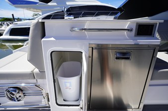 Cruisers Yachts 34 GLS Outboard 21 2026 Cruisers Yachts 34 GLS Outboard 22