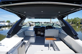 Cruisers Yachts 34 GLS Outboard 27 2026 Cruisers Yachts 34 GLS Outboard 28