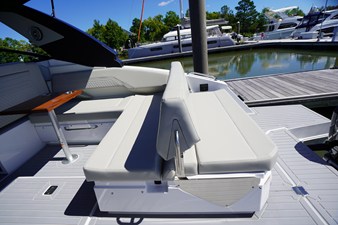 Cruisers Yachts 34 GLS Outboard 28 2026 Cruisers Yachts 34 GLS Outboard 29