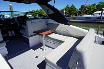 Cruisers Yachts 34 GLS Outboard 29 2026 Cruisers Yachts 34 GLS Outboard 30