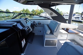 Cruisers Yachts 34 GLS Outboard 35 2026 Cruisers Yachts 34 GLS Outboard 36