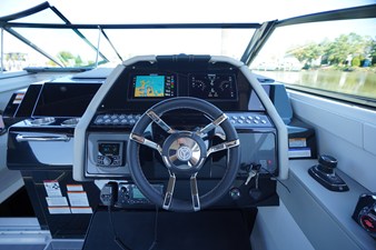 Cruisers Yachts 34 GLS Outboard 38 2026 Cruisers Yachts 34 GLS Outboard 39